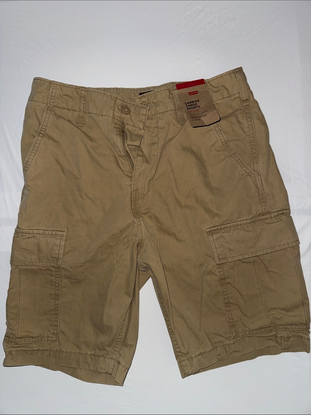 Levi's Men’s Tan Cargo Shorts - Classic Pocketed Design